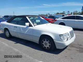 1994 Mercedes-Benz E 320 with VIN WDBEA66E8RC129851, listed as a IAAI auction lot 42270044 with 142,436 mi miles and . Bid and sale history available at DreamBid. Image 1.