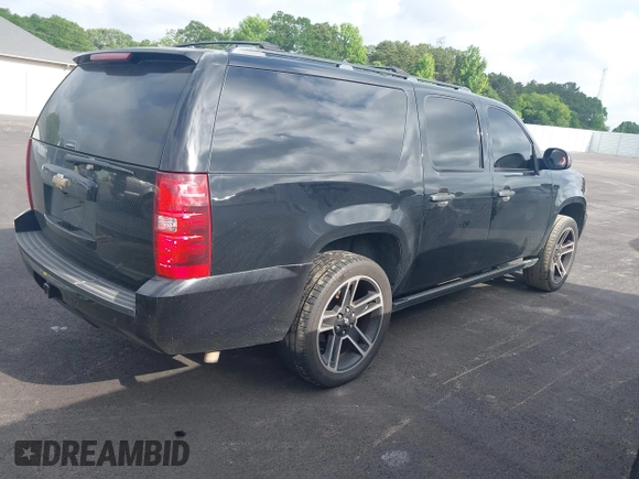 2008 Chevrolet Suburban LTZ z VIN 1GNFC16J58R119412, wystawiony jako IAAI lot #42282221 z przebiegiem 356 160 mil mil oraz . Historia ofert i sprzedaży dostępna na DreamBid. Obrazek 4.