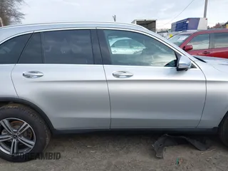 2020 Mercedes-Benz GLC 300 z VIN W1N0G8EB6LF824678, wystawiony jako IAAI lot #40951014 z przebiegiem 46 473 mil mil oraz . Historia ofert i sprzedaży dostępna na DreamBid. Obrazek 13.