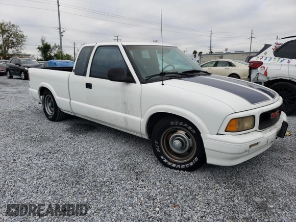 1996 GMC Sonoma SLS with VIN 1GTCS19X3TK531229, listed as a Copart auction lot 41438365 with 0 mi miles and Salvage Title. Bid and sale history available at carsss.com. Image 4.