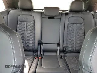 2023 Audi RS Q8 z VIN WU1ARBF17PD023514, wystawiony jako Copart lot #63190573 z przebiegiem 1682 mil mil oraz . Historia ofert i sprzedaży dostępna na DreamBid. Obrazek 10.