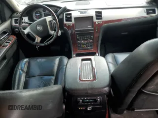2012 Cadillac Escalade ESV Premium z VIN 1GYS4JEF5CR301440, wystawiony jako Copart lot #69517754 z przebiegiem 235 879 mil mil oraz Szkoda całkowita • Salvage title. Historia ofert i sprzedaży dostępna na DreamBid. Obrazek 8.
