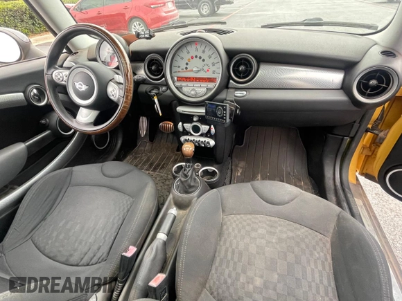 2007 MINI Hardtop S with VIN WMWMF73507TL90586, listed as a Copart auction lot 86571034 with 50,695 mi miles and Clean Title. Bid and sale history available at DreamBid. Image 9.