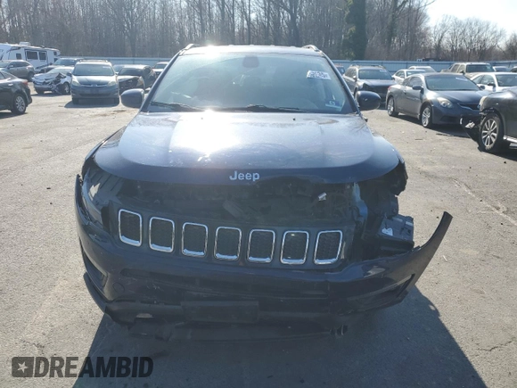 2019 Jeep Compass Latitude with VIN 3C4NJDBB2KT697055, listed as a Copart auction lot 48926585 with 31,892 mi miles and Salvage Title. Bid and sale history available at carsss.com. Image 5.