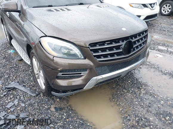 2014 Mercedes-Benz M 350 with VIN 4JGDA5JB4EA334430, listed as a IAAI auction lot 42503479 with 181,983 mi miles and . Bid and sale history available at DreamBid. Image 6.