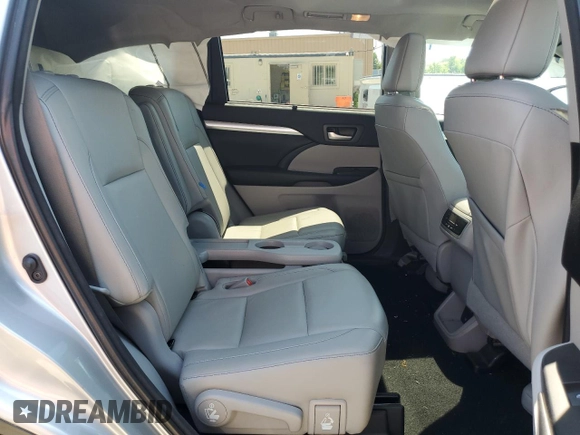 2018 Toyota Highlander SE z VIN 5TDJZRFH0JS553399, wystawiony jako Copart lot #59171004 z przebiegiem 76 883 mil mil oraz Szkoda całkowita • Salvage title. Historia ofert i sprzedaży dostępna na DreamBid. Obrazek 10.