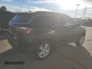 2022 Jeep Compass Latitude with VIN 3C4NJCBB4NT113558, listed as a Copart auction lot 79812584 with 39,636 mi miles and Salvage Title. Bid and sale history available at carsss.com. Image 3.