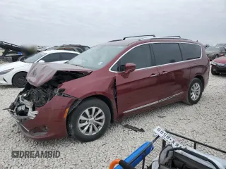 2018 Chrysler Pacifica Touring L z VIN 2C4RC1BG5JR127591, wystawiony jako Copart lot #41761525 z przebiegiem 156 263 mil mil oraz Szkody całkowita. Historia ofert i sprzedaży dostępna na DreamBid. Obrazek 1.