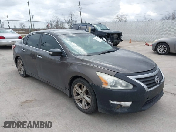 2013 Nissan Altima SV with VIN 1N4AL3AP8DN583103, listed as a IAAI auction lot 41698735 with 183,188 mi miles and . Bid and sale history available at carsss.com. Image 1.