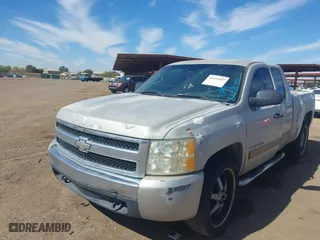 2007 Chevrolet Silverado 1500 Work Truck with VIN 1GCEC19C17Z610804, listed as a IAAI auction lot 41652687 with 333,312 mi miles. Bid and sale history available at carsss.com. Image 17.