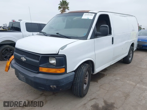 2007 Chevrolet Express Cargo Van with VIN 1GCGG25V471101377, listed as a IAAI auction lot 42105592 with 191,503 mi miles. Bid and sale history available at carsss.com. Image 17.