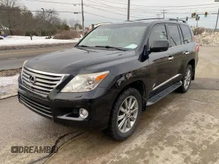 2009 Lexus LX 570 z VIN JTJHY00W394025574, wystawiony jako Copart lot #47316365 z przebiegiem 182 586 mil mil oraz Czysty tytuł • Clean title. Historia ofert i sprzedaży dostępna na DreamBid. Obrazek 2.