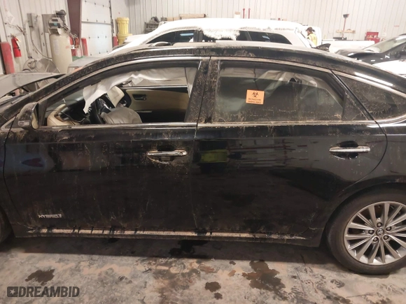 2016 Toyota Avalon Hybrid XLE Premium with VIN 4T1BD1EB9GU051976, listed as a IAAI auction lot 41839380 with 105,531 mi miles. Bid and sale history available at carsss.com. Image 14.