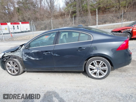 2012 Volvo S60 T6 with VIN YV1902FH8C2040412, listed as a IAAI auction lot 41739075 with 115,215 mi miles. Bid and sale history available at carsss.com. Image 14.