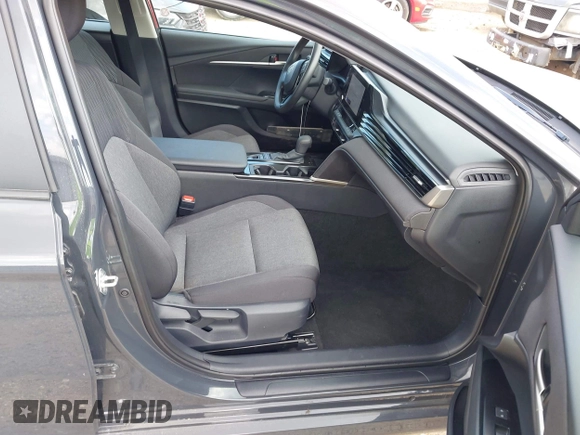 2025 Toyota Camry LE with VIN 4T1DAACK5SU522373, listed as a IAAI auction lot 42094179 with 6,264 mi miles and . Bid and sale history available at DreamBid. Image 5.