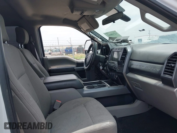 2019 Ford F-250 XL with VIN 1FT7W2B60KEE58704, listed as a IAAI auction lot 42348662 with 160,457 mi miles and . Bid and sale history available at DreamBid. Image 5.