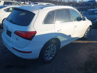 2014 Audi Q5 Premium Plus with VIN WA1LFAFP7EA106060, listed as a IAAI auction lot 41444016 with 106,183 mi miles. Bid and sale history available at carsss.com. Image 4.