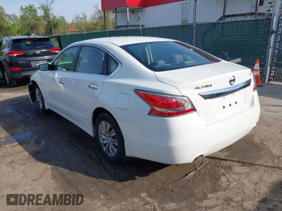 2015 Nissan Altima S with VIN 1N4AL3AP4FN388442, listed as a IAAI auction lot 42107172 with 113,354 mi miles and . Bid and sale history available at carsss.com. Image 3.