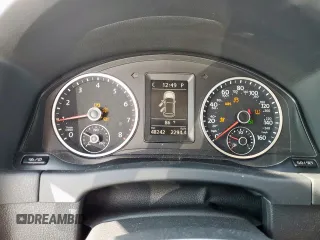 2017 Volkswagen Tiguan Wolfsburg Edition z VIN WVGRV7AX8HK002118, wystawiony jako Copart lot #62604155 z przebiegiem 48 242 mil mil oraz Szkoda całkowita • Salvage title. Historia ofert i sprzedaży dostępna na DreamBid. Obrazek 9.