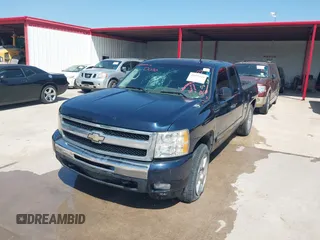 2007 Chevrolet Silverado 1500 LT w/1LT with VIN 2GCEC19C871678672, listed as a IAAI auction lot 41855644 with 184,008 mi miles. Bid and sale history available at carsss.com. Image 6.