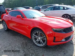 2019 Chevrolet Camaro 2LT z VIN 1G1FD1RSXK0121980, wystawiony jako IAAI lot #42269804 z przebiegiem 64 631 mil mil oraz . Historia ofert i sprzedaży dostępna na DreamBid. Obrazek 1.