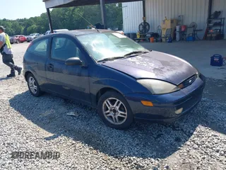 2003 Ford Focus ZX3 с VIN 3FAFP31303R111982, выставлен на аукционе IAAI как лот 42569659 с пробегом 231 346 миль миль и . История ставок и продаж доступна на DreamBid. Изображение 1.