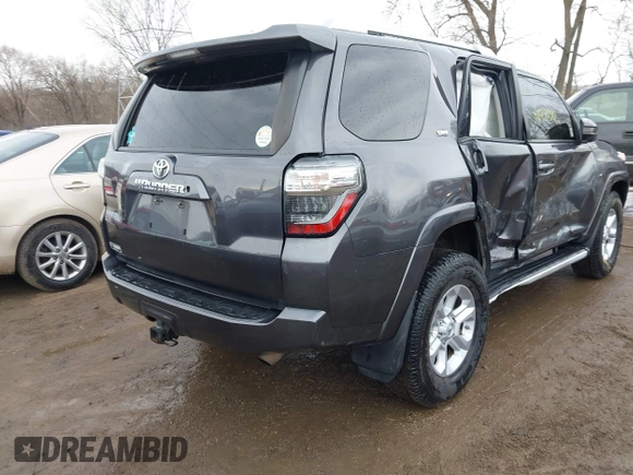 2018 Toyota 4Runner SR5 z VIN JTEBU5JR6J5487132, wystawiony jako IAAI lot #41673630 z przebiegiem 126 697 mil mil oraz . Historia ofert i sprzedaży dostępna na DreamBid. Obrazek 4.