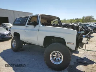 1990 GMC Jimmy z VIN 1GKEV18K4LF509467, wystawiony jako Copart lot #52405495 z przebiegiem 409 007 mil mil oraz Nie do naprawy • Non repairable. Historia ofert i sprzedaży dostępna na DreamBid. Obrazek 4.