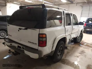 2005 Chevrolet Tahoe Z71 with VIN 1GNEC13TX5R173365, listed as a IAAI auction lot 41630555 with 188,675 mi miles. Bid and sale history available at carsss.com. Image 4.