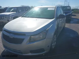 2014 Chevrolet Cruze LS with VIN 1G1PA5SH0E7102286, listed as a IAAI auction lot 41791509 with 171,027 mi miles. Bid and sale history available at carsss.com. Image 2.