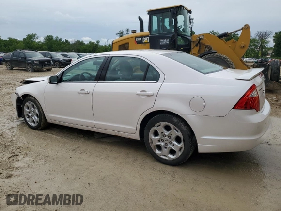 2010 Ford Fusion SE z VIN 3FAHP0HA0AR335424, wystawiony jako Copart lot #58853845 z przebiegiem 168 793 mil mil oraz Szkoda całkowita • Salvage title. Historia ofert i sprzedaży dostępna na DreamBid. Obrazek 2.