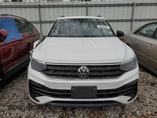 2022 Volkswagen Tiguan SE R-Line Black with VIN 3VVCB7AX7NM058155, listed as a Copart auction lot 49358225 with 28,093 mi miles and Salvage Title. Bid and sale history available at DreamBid. Image 5.
