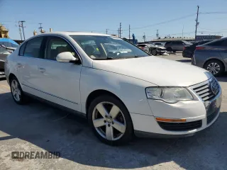 2008 Volkswagen Passat Komfort z VIN WVWAK73C58E198957, wystawiony jako Copart lot #58954865 z przebiegiem 166 468 mil mil oraz Czysty tytuł • Clean title. Historia ofert i sprzedaży dostępna na DreamBid. Obrazek 4.