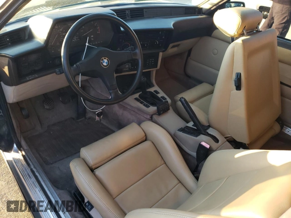 1987 BMW M6 z VIN WBAEE1405H2560004, wystawiony jako Copart lot #85741934 z przebiegiem 124 692 mil mil oraz Czysty tytuł • Clean title. Historia ofert i sprzedaży dostępna na DreamBid. Obrazek 8.