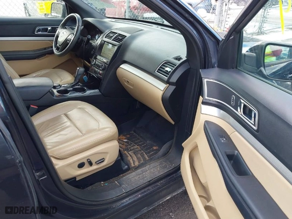 2017 Ford Explorer XLT with VIN 1FM5K8DH4HGC36289, listed as a IAAI auction lot 41433894 with 71,681 mi miles. Bid and sale history available at carsss.com. Image 5.