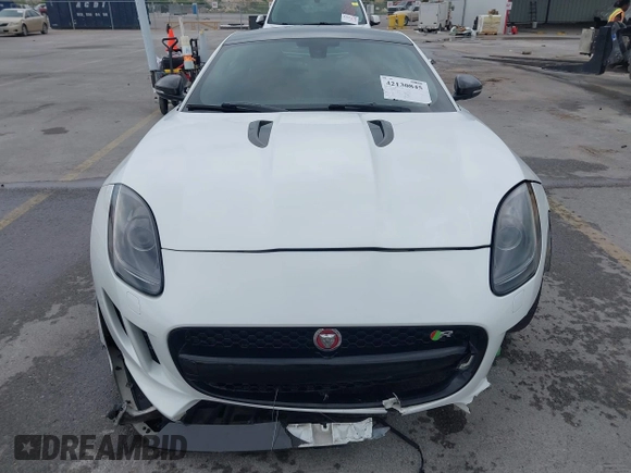 2015 Jaguar F-Type R z VIN SAJWA6DA8FMK20244, wystawiony jako IAAI lot #42130845 z przebiegiem 72 408 mil mil oraz . Historia ofert i sprzedaży dostępna na DreamBid. Obrazek 12.
