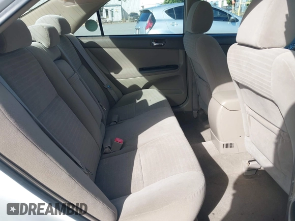 2006 Toyota Camry STD z VIN 4T1BE32KX6U671991, wystawiony jako IAAI lot #42348331 z przebiegiem 178 130 mil mil oraz . Historia ofert i sprzedaży dostępna na DreamBid. Obrazek 8.