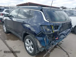 2019 Jeep Compass Limited with VIN 3C4NJCCB7KT749417, listed as a IAAI auction lot 41376703 with 69,708 mi miles. Bid and sale history available at carsss.com. Image 3.