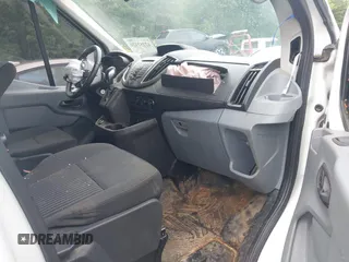 2018 Ford Transit Passenger XL z VIN 1FBAX2CM2JKA31397, wystawiony jako IAAI lot #42252424 z przebiegiem 72 434 mil mil oraz . Historia ofert i sprzedaży dostępna na DreamBid. Obrazek 5.