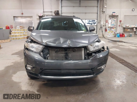 2013 Toyota Highlander Limited z VIN 5TDDK3EH1DS271468, wystawiony jako IAAI lot #42147451 z przebiegiem 98 139 mil mil oraz . Historia ofert i sprzedaży dostępna na DreamBid. Obrazek 13.