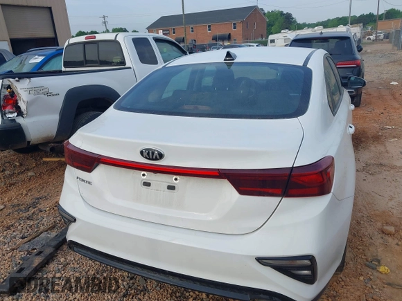 2019 Kia Forte LXS z VIN 3KPF24AD9KE077229, wystawiony jako IAAI lot #42032528 z przebiegiem 68 529 mil mil oraz . Historia ofert i sprzedaży dostępna na DreamBid. Obrazek 16.