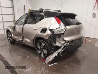 2023 Volvo XC40 Ultimate with VIN YV4ED3UM1P2023016, listed as a IAAI auction lot 42190298 with 22,862 mi miles and . Bid and sale history available at DreamBid. Image 6.