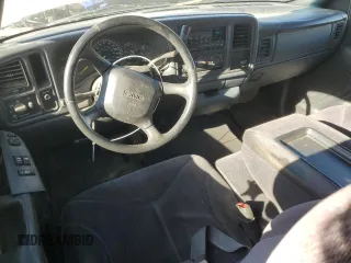 2000 GMC New Sierra 1500 SLE with VIN 2GTEC19T0Y1358568, listed as a Copart auction lot 43400635 with 299,733 mi miles and Salvage Title. Bid and sale history available at carsss.com. Image 8.