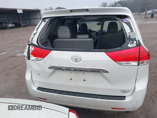 2011 Toyota Sienna XLE with VIN 5TDDK3DC8BS010051, listed as a IAAI auction lot 41405424 with 293,348 mi miles. Bid and sale history available at carsss.com. Image 16.