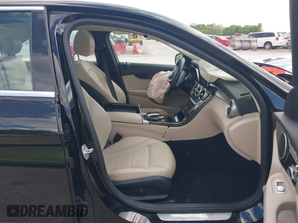 2016 Mercedes-Benz C 300 z VIN 55SWF4JB8GU131378, wystawiony jako IAAI lot #42206961 z przebiegiem Nie podano mil oraz . Historia ofert i sprzedaży dostępna na DreamBid. Obrazek 5.