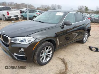 2015 BMW X6 xDrive35i z VIN 5UXKU2C56F0N76862, wystawiony jako IAAI lot #41747776 z przebiegiem 119 426 mil mil oraz . Historia ofert i sprzedaży dostępna na DreamBid. Obrazek 18.