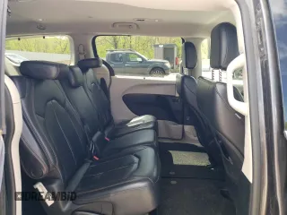 2018 Chrysler Pacifica Touring L with VIN 2C4RC1BG6JR124425, listed as a Copart auction lot 56132055 with 89,575 mi miles and Salvage Title. Bid and sale history available at DreamBid. Image 11.