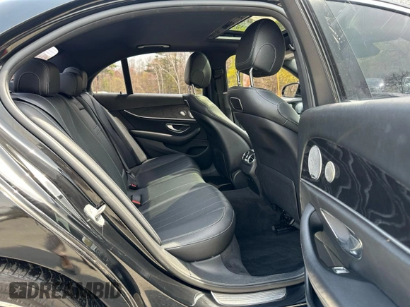 2018 Mercedes-Benz E-Class E 300 with VIN WDDZF4JB0JA452884, listed as a Copart auction lot 54899315 with 117,443 mi miles and Clean Title. Bid and sale history available at carsss.com. Image 6.