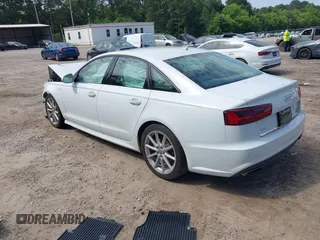 2018 Audi A6 Premium Plus z VIN WAUG3AFC5JN045370, wystawiony jako IAAI lot #42342165 z przebiegiem 107 705 mil mil oraz . Historia ofert i sprzedaży dostępna na DreamBid. Obrazek 3.
