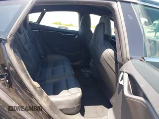 2019 Tesla Model S 75D с VIN 5YJSA1E22KF304098, выставлен на аукционе IAAI как лот 42293794 с пробегом 49 545 миль миль и . История ставок и продаж доступна на DreamBid. Изображение 8.
